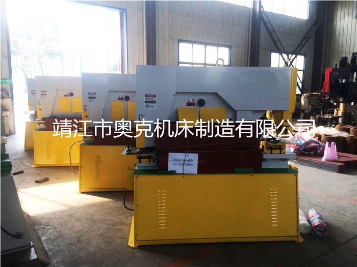 �ư�ɫ���ڶ���Һѹ���ϳ����